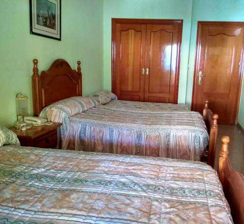 Imagen de la habitación del Hotel Restaurante La Teja. Foto 13