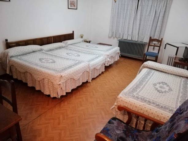 Imagen de la habitación del Hotel Restaurante Las Pedrizas. Foto 6