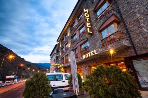 Imagen de los exteriores del Hotel Restaurante Les Brases. Foto 8