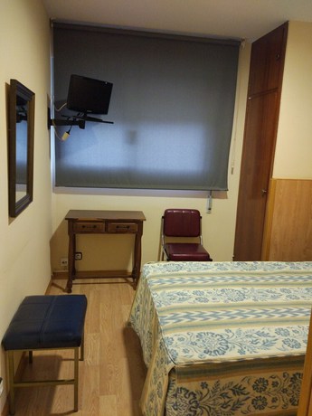 Imagen de la habitación del Hotel Restaurante Los Rosales. Foto 10