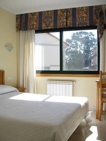 Imagen de la habitación del Hotel Restaurante Los Tulipanes. Foto 6