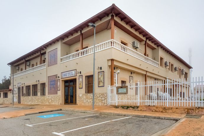 Imagen general del Hotel Restaurante MR. Foto 1