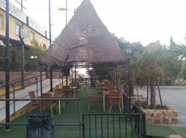 Imagen de los exteriores del Hotel Restaurante Mirasierra. Foto 11