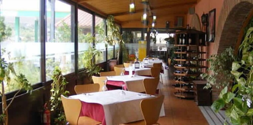 Imagen del bar/restaurante del Hotel Restaurante Mirasierra. Foto 4
