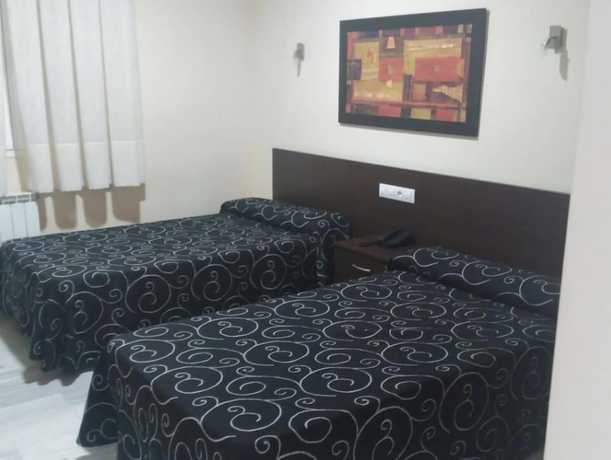 Imagen de la habitación del Hotel Restaurante Mirasierra. Foto 10
