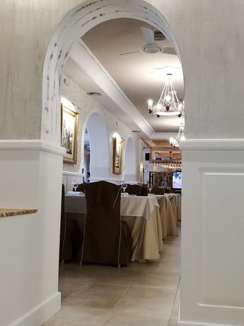 Imagen del bar/restaurante del Hotel Restaurante Montserrat. Foto 4