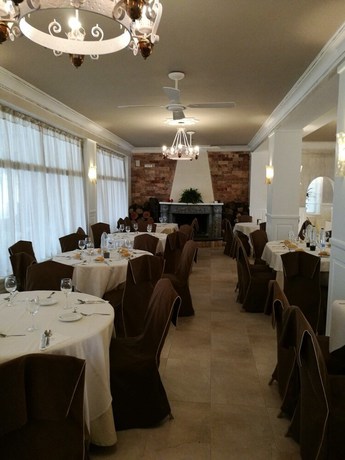 Imagen del bar/restaurante del Hotel Restaurante Montserrat. Foto 5