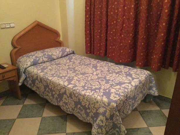 Imagen de la habitación del Hotel Restaurante Montserrat. Foto 13