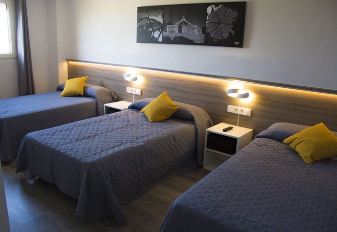 Imagen de la habitación del Hotel Restaurante Pensi&oacute;n Mariola. Foto 2