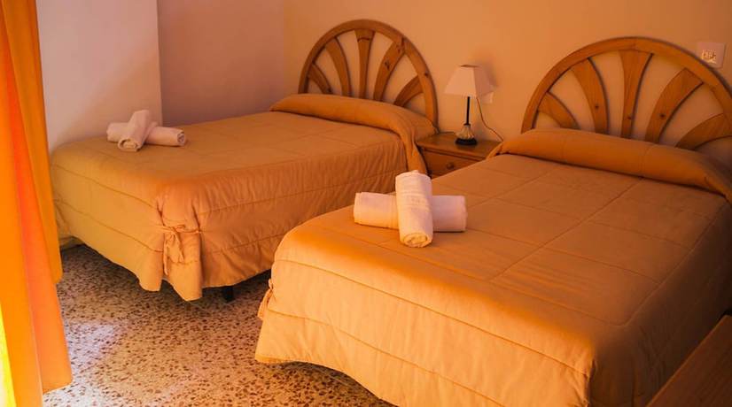 Imagen de la habitación del Hotel Restaurante Pensi&oacute;n Mariola. Foto 6