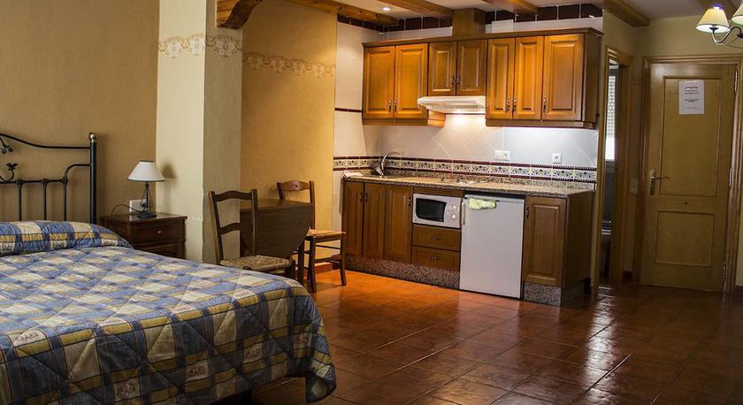 Imagen de la habitación del Hotel Restaurante Pensi&oacute;n Mariola. Foto 10