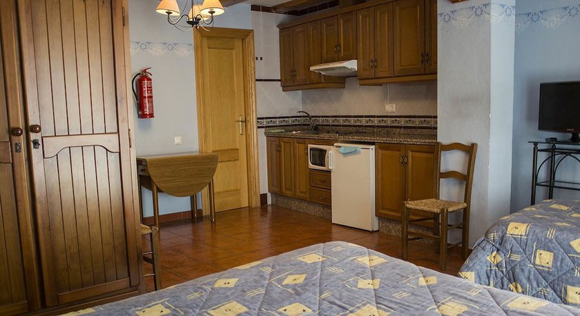 Imagen de la habitación del Hotel Restaurante Pensi&oacute;n Mariola. Foto 13