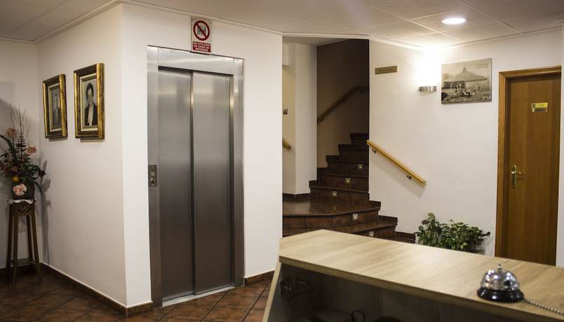 Imagen de los interiores del Hotel Restaurante Pensi&oacute;n Mariola. Foto 20