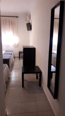 Imagen de la habitación del Hotel Restaurante Portugal. Foto 16
