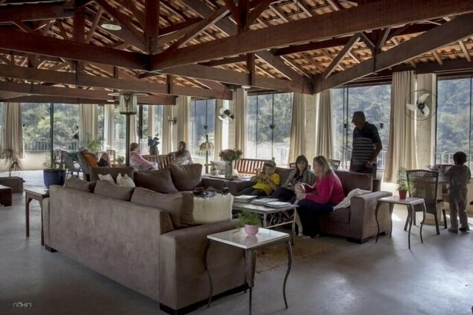 Imagen del bar/restaurante del Hotel Restaurante Pousada Cachoeiras Da Furna. Foto 23