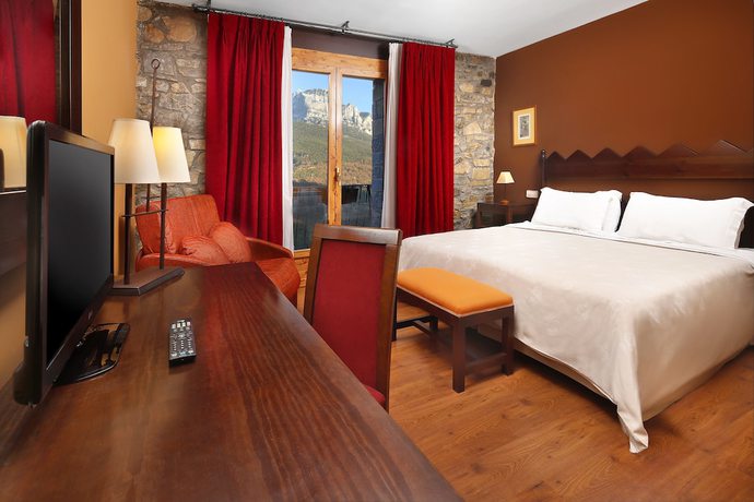 Imagen de la habitación del Hotel Restaurante Revestido. Foto 4