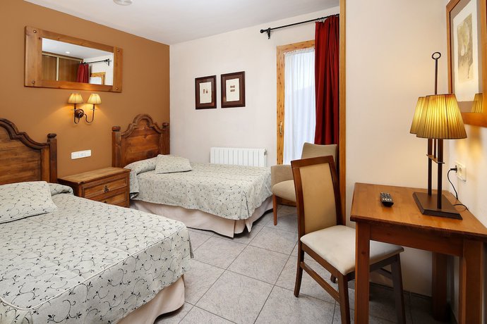 Imagen de la habitación del Hotel Restaurante Revestido. Foto 5