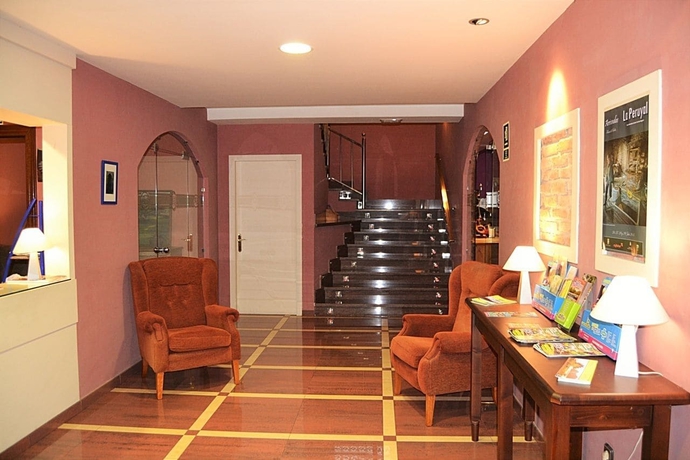 Imagen de los interiores del Hotel Restaurante Ribera Del Chicu. Foto 16