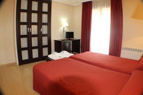 Imagen de la habitación del Hotel Restaurante Ribera Del Chicu. Foto 13