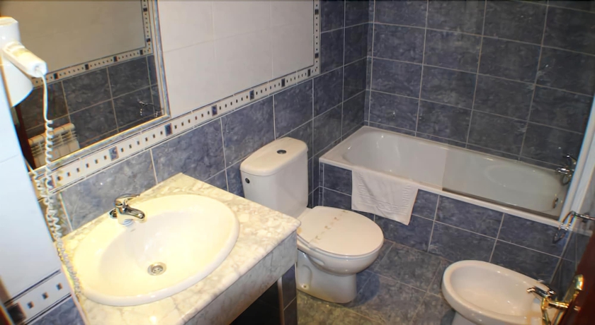 Imagen de la habitación del Hotel Restaurante Ribera Del Chicu. Foto 14