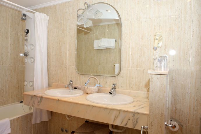 Imagen de la habitación del Hotel Restaurante Risco Cantabria Experience. Foto 7