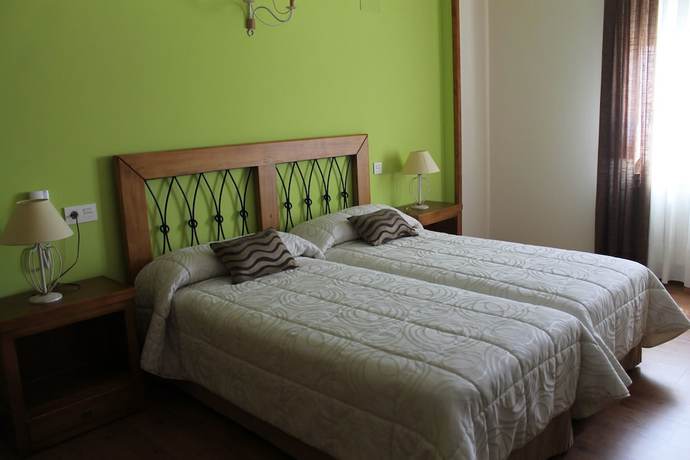 Imagen de la habitación del Hotel Restaurante Rural Las Baronas. Foto 5