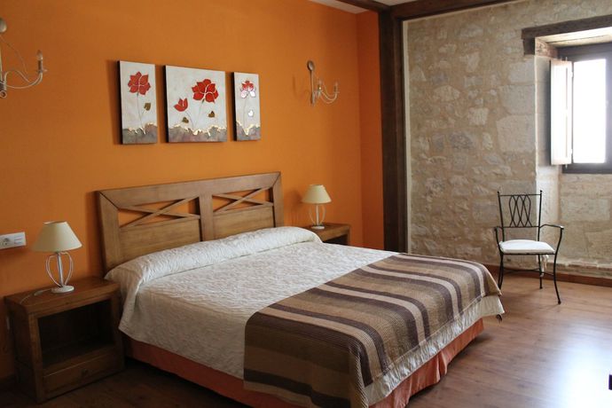 Imagen de la habitación del Hotel Restaurante Rural Las Baronas. Foto 8