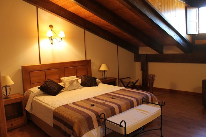 Imagen de la habitación del Hotel Restaurante Rural Las Baronas. Foto 11