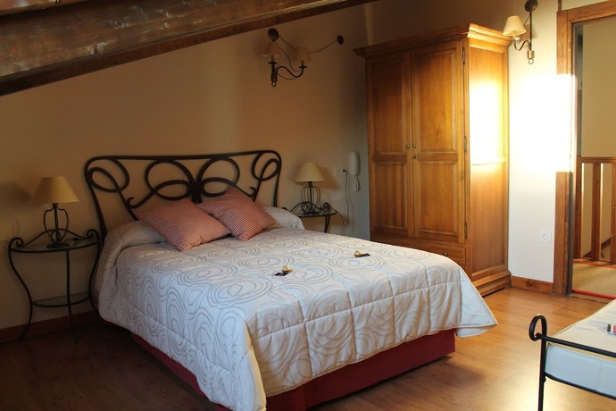 Imagen de la habitación del Hotel Restaurante Rural Las Baronas. Foto 14