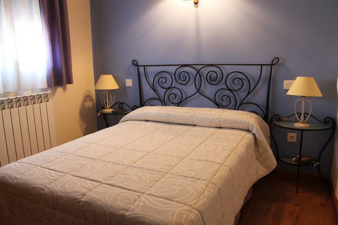 Imagen de la habitación del Hotel Restaurante Rural Las Baronas. Foto 16