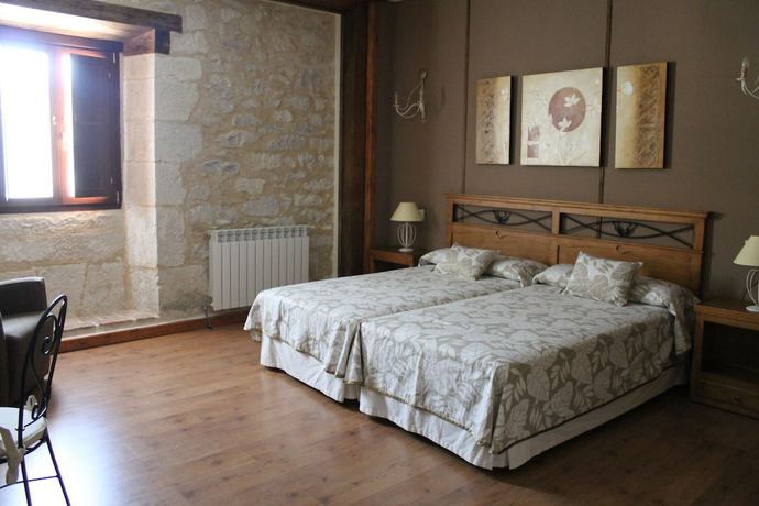 Imagen de la habitación del Hotel Restaurante Rural Las Baronas. Foto 17