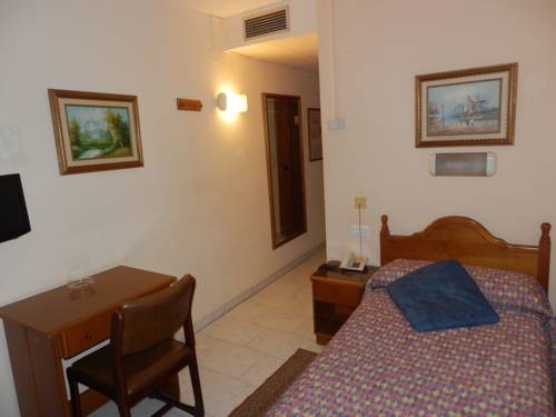 Imagen de la habitación del Hotel Restaurante Salvadora. Foto 5