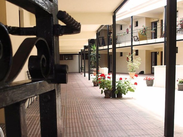 Imagen de los exteriores del Hotel Restaurante Urgain II. Foto 11