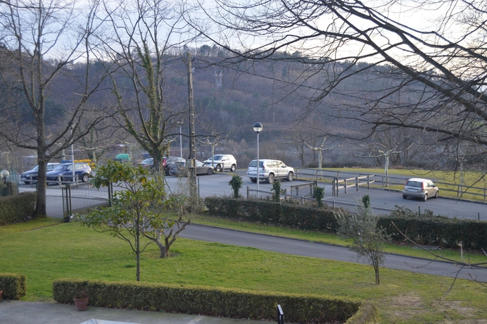 Imagen de los exteriores del Hotel Restaurante Usategieta. Foto 11