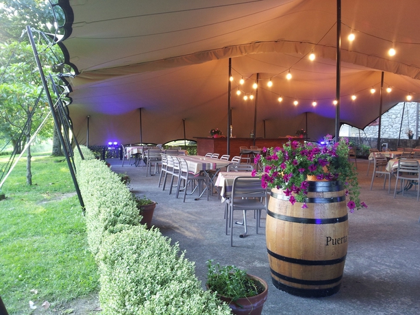 Imagen de los exteriores del Hotel Restaurante Usategieta. Foto 12