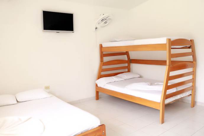 Imagen de la habitación del Hotel Restaurante Versalles. Foto 18