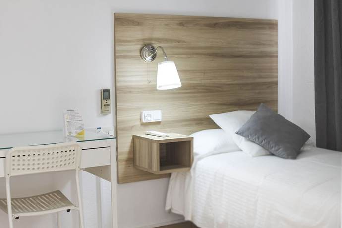 Imagen general del Hotel Restaurante V&iacute;a Sevilla - C&aacute;diz by MA 22 Puntos. Foto 1