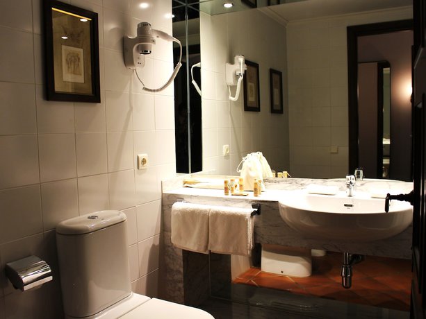 Imagen de la habitación del Hotel Restaurante and Spa Palacio Matutano Daudén. Foto 13