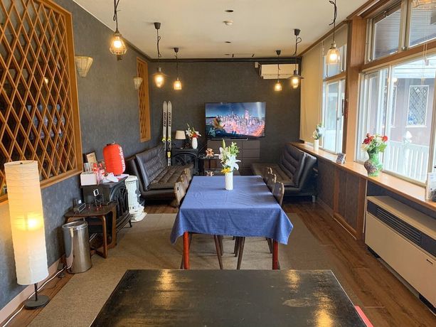 Imagen del bar/restaurante del Hotel Restmance Pension Woody Hill. Foto 3