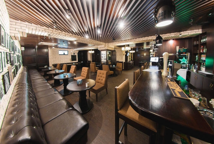 Imagen del bar/restaurante del Hotel Reston and Spa. Foto 2