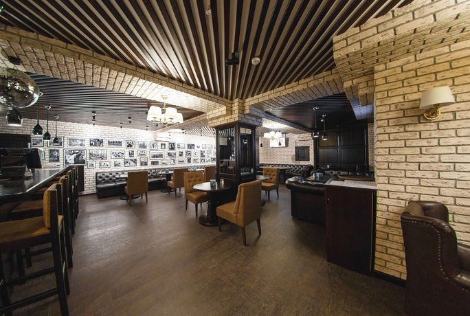 Imagen del bar/restaurante del Hotel Reston and Spa. Foto 3