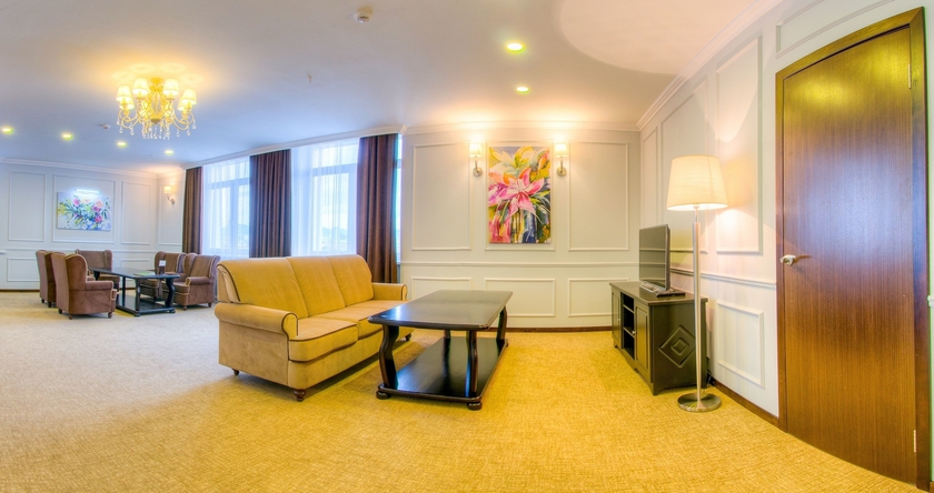 Imagen de los interiores del Hotel Reston and Spa. Foto 16