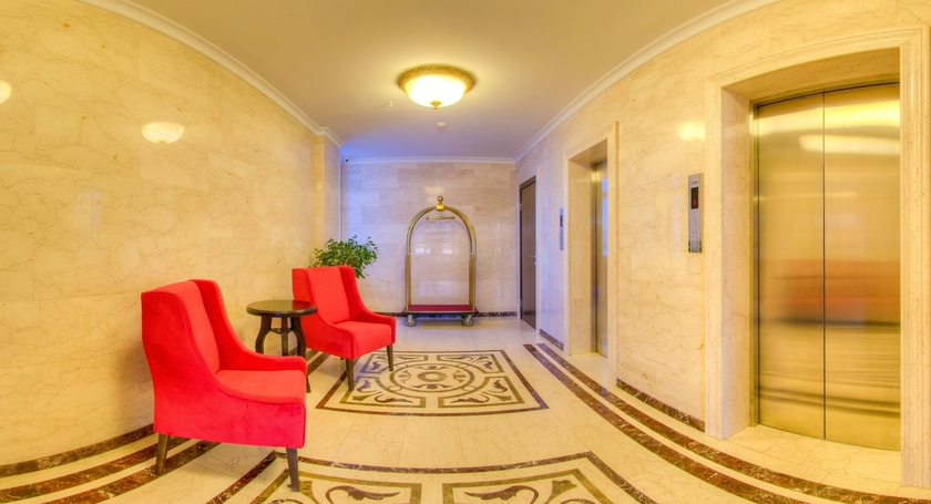 Imagen de los interiores del Hotel Reston and Spa. Foto 18