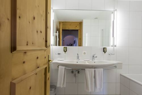 Imagen de la habitación del Hotel Restorant Engiadina Ftan. Foto 3