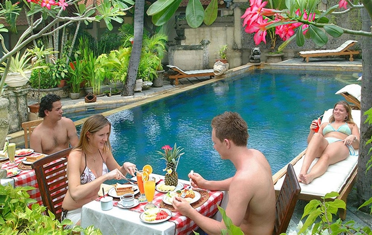 Imagen de la piscina del Hotel Restu Bali. Foto 14