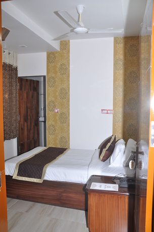 Imagen de la habitación del Hotel Retaj Bhilwara. Foto 5