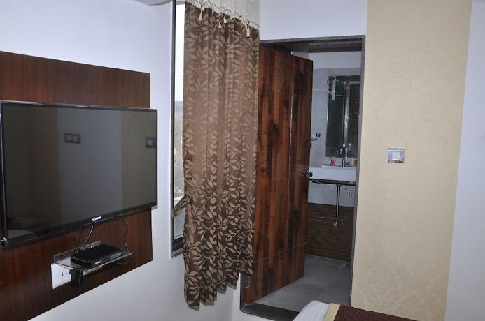 Imagen de la habitación del Hotel Retaj Bhilwara. Foto 14