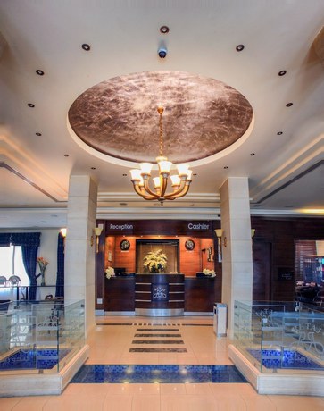 Imagen de los interiores del Hotel Retaj. Foto 17