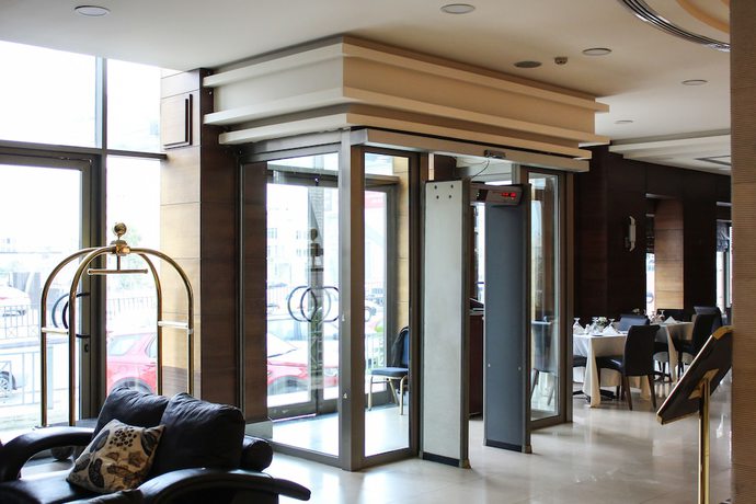 Imagen de los interiores del Hotel Retaj. Foto 18