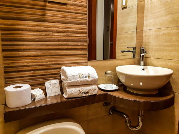 Imagen general del Hotel Retama. Foto 10